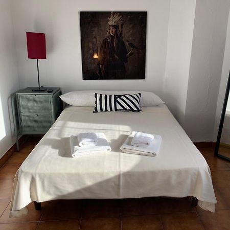 Hotel Y Restaurante Puerta De Aranda อารันดา เด ดวยโร ภายนอก รูปภาพ